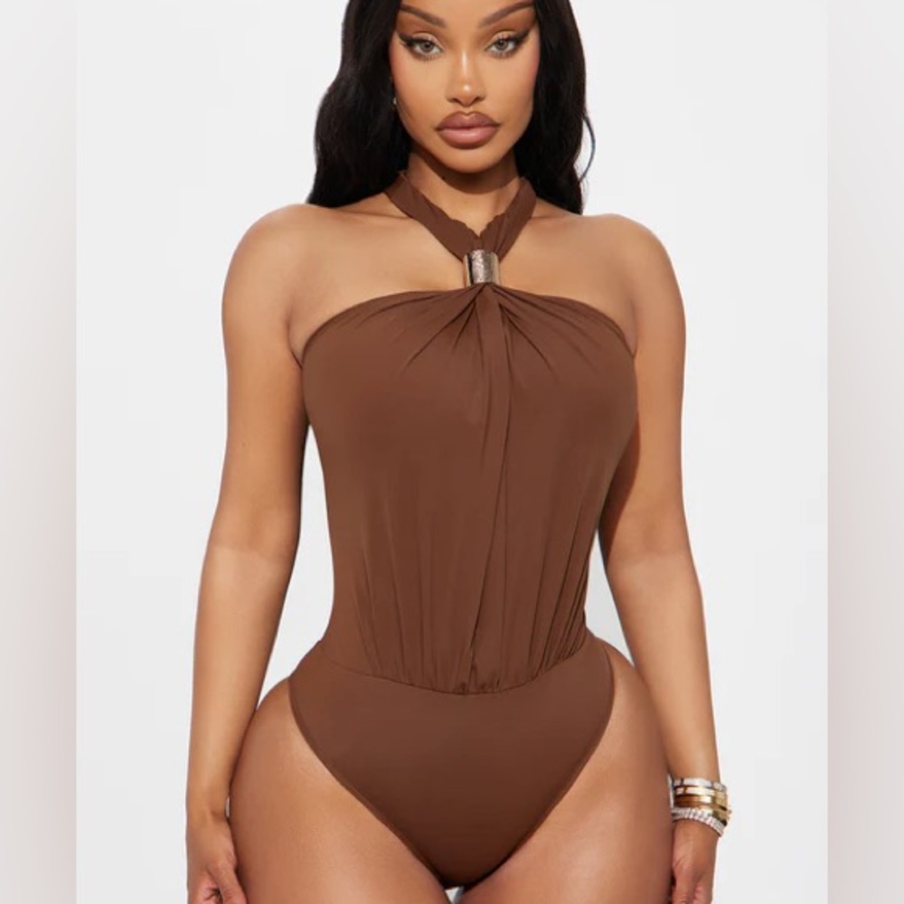 Beverly Y Neck Ruched Bodysuit NEW 🏷️